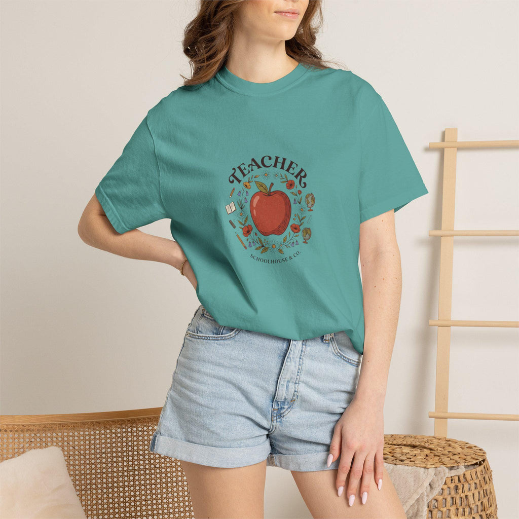 Teacher Apple Illustration T-shirt | School Icons Circle Design