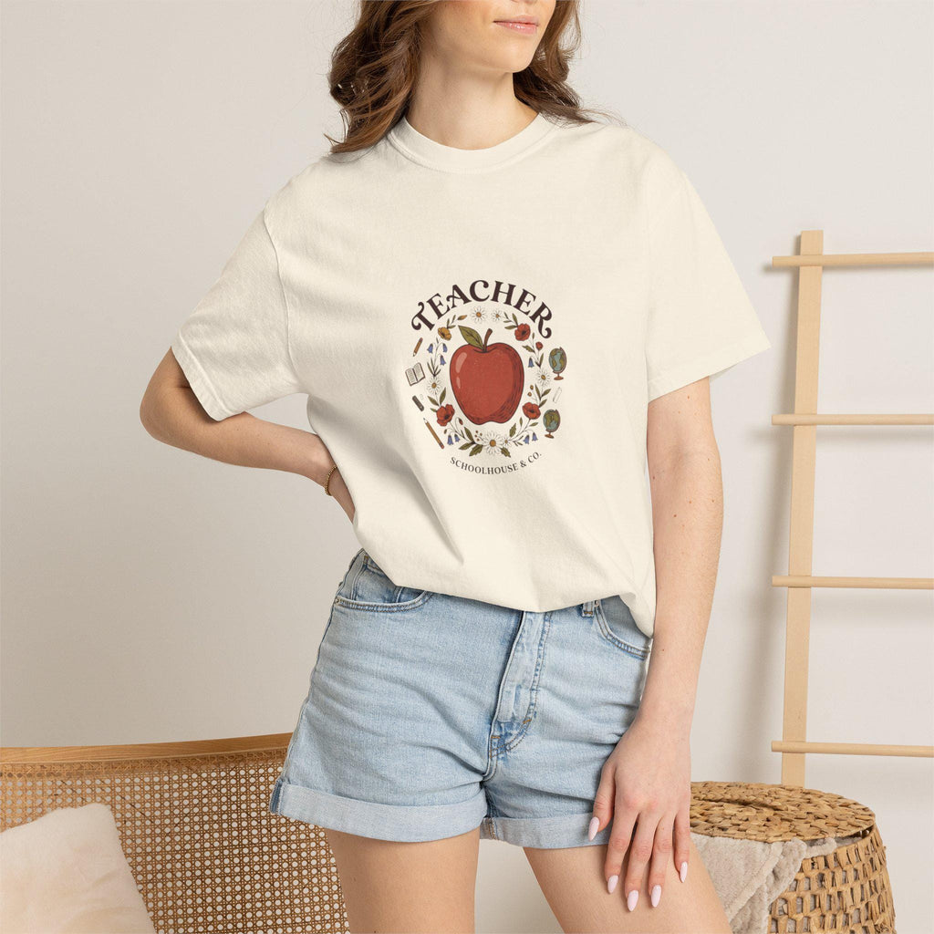 Teacher Apple Illustration T-shirt | School Icons Circle Design