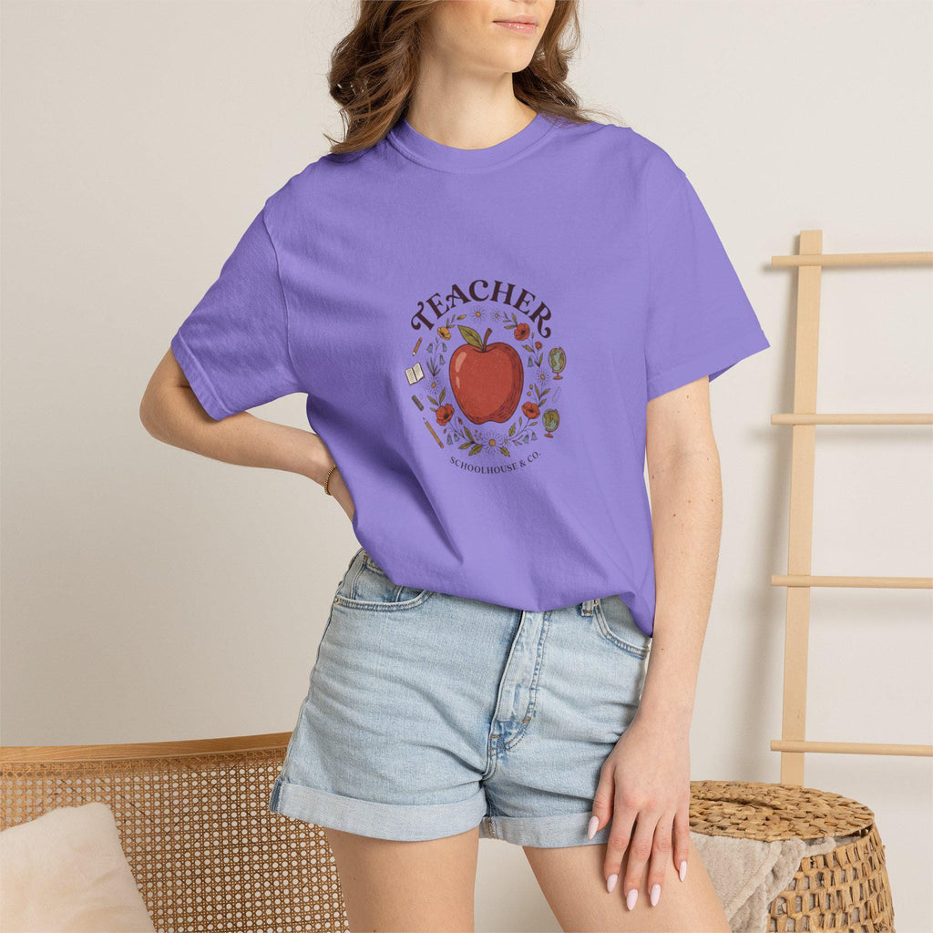 Teacher Apple Illustration T-shirt | School Icons Circle Design