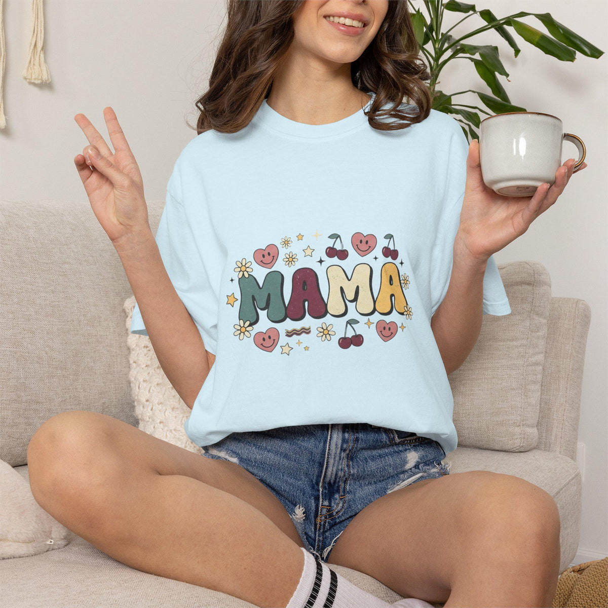 Mama floral lettering T-shirt | Retro hearts cherries doodle design
