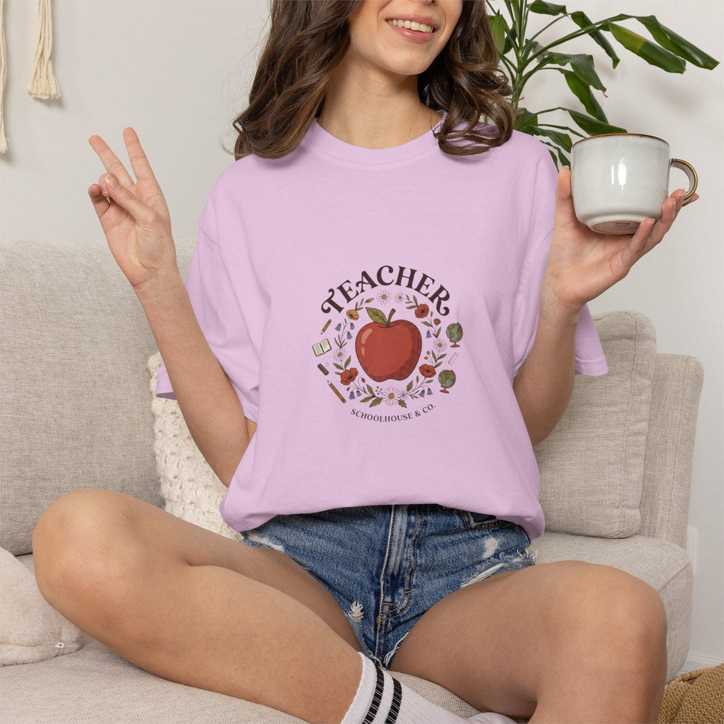 Teacher Apple Illustration T-shirt | School Icons Circle Design